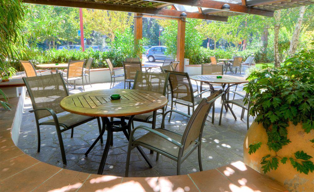 Hotel Columbia Marina Romea Exterior photo